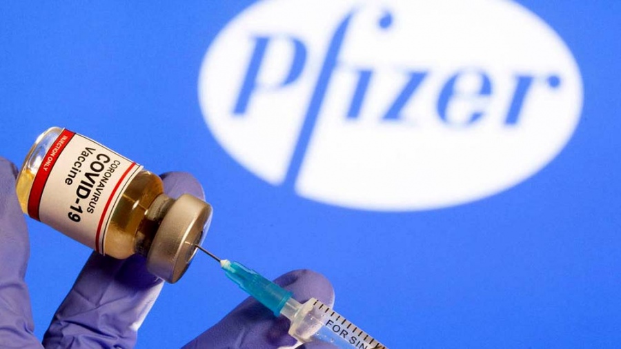 Pfizer anuncia que en marzo tendrá una vacuna enfocada en la variante Ómicron
