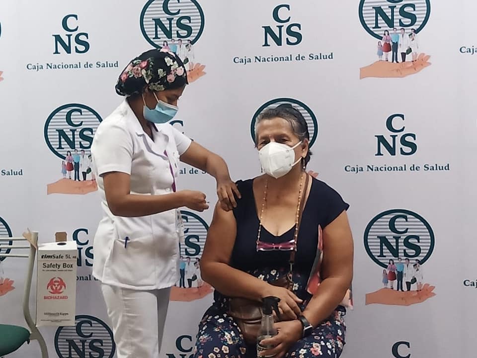 Caja Nacional entregará certificados de vacunación una vez aplicada la segunda dosis
