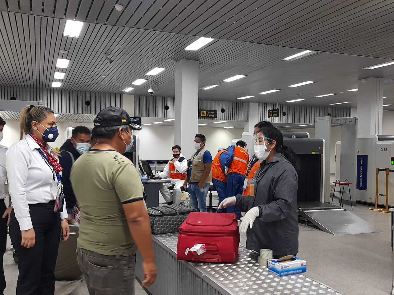 Aduana implementa sistemas de atención rápida en el aeropuerto de Viru Viru