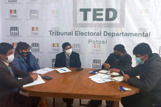 La AJAM coordina mejorar los procesos de consulta previa en materia minera con el TED de Potosí