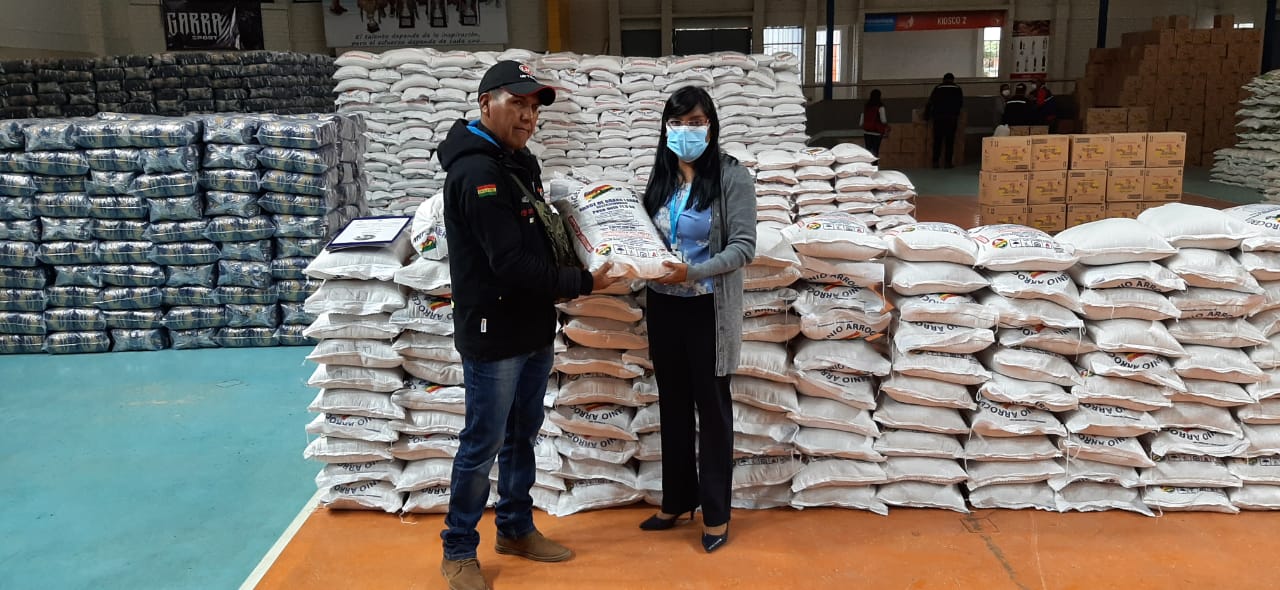 Cochabamba: Entregan alimentos para 270 familias vulnerables ante la emergencia por el COVID-19