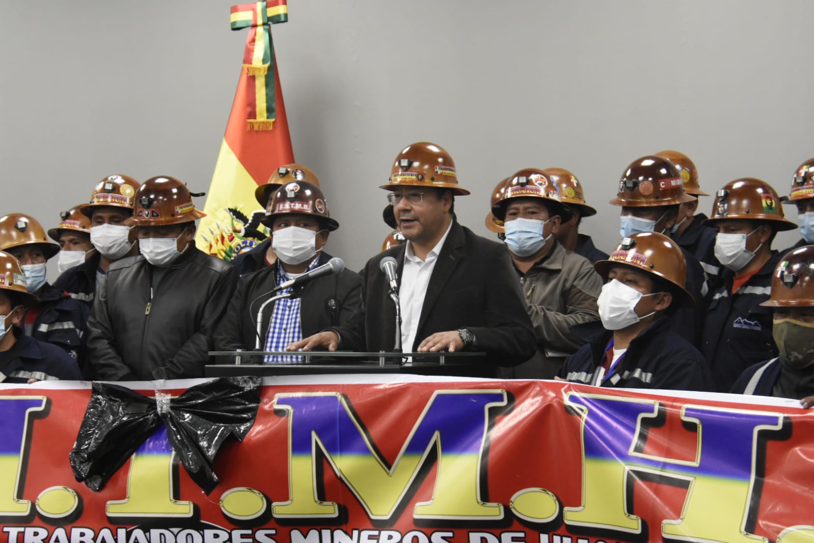 Trabajadores mineros de Huanuni se declaran en pie de lucha para defender el proceso de cambio