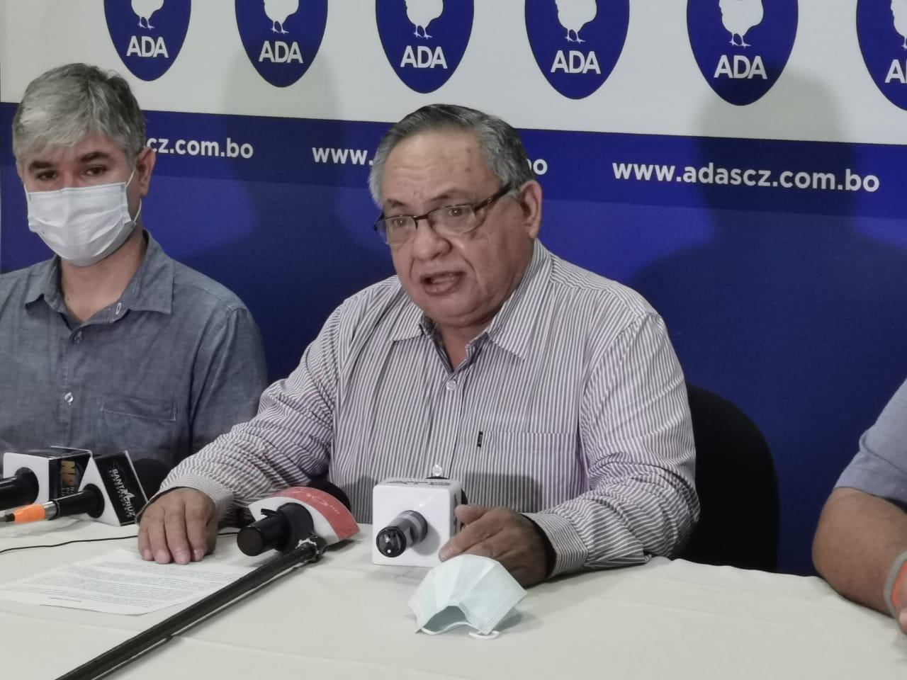 Avicultores de Santa Cruz sufren por falta de harina de soya solvente