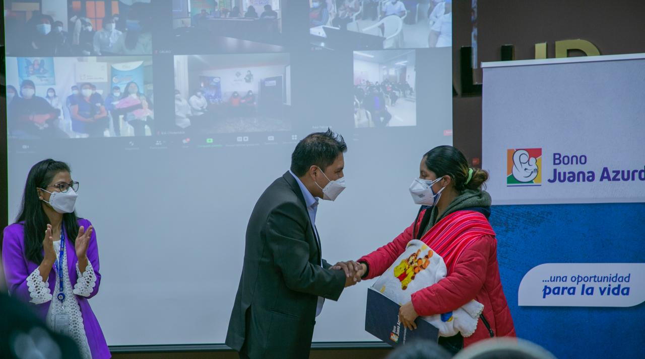 Gobierno inicia el pago del Bono Juana Azurduy