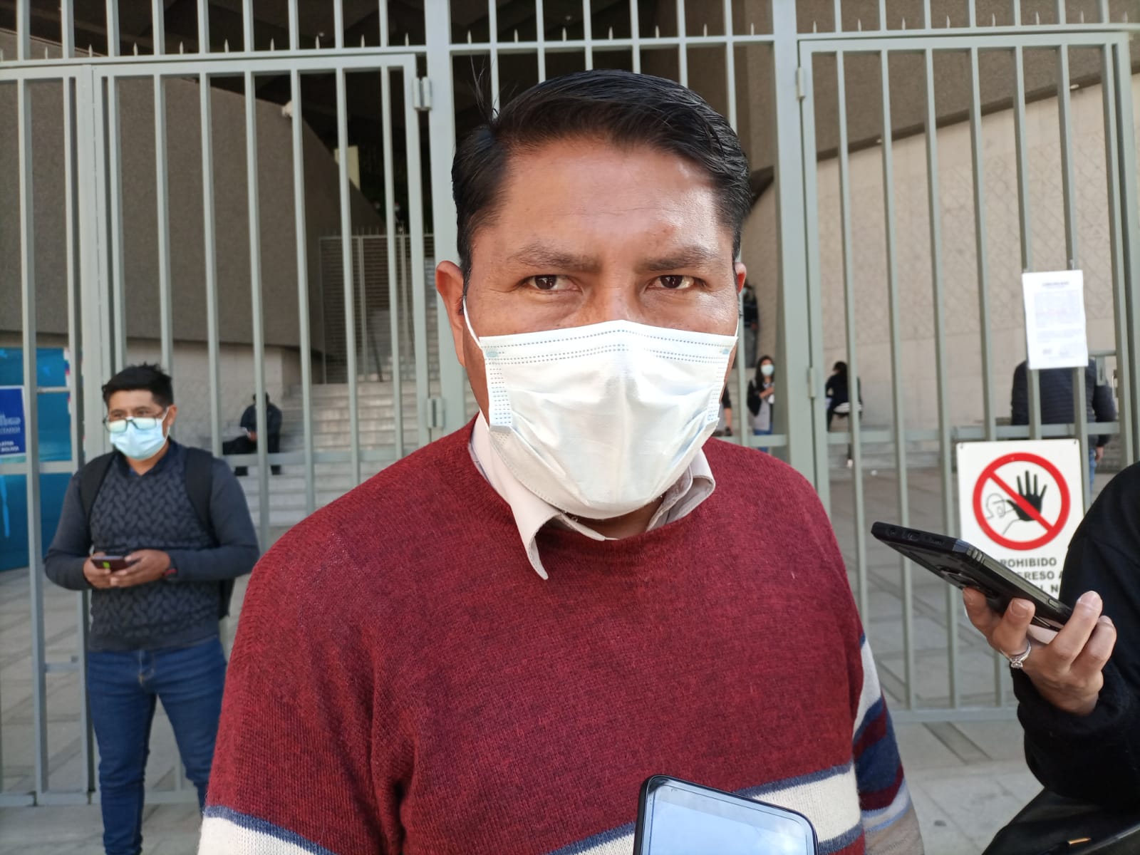 Diputado Angulo pide extradición de exministro López por vinculación con intento de magnicidio