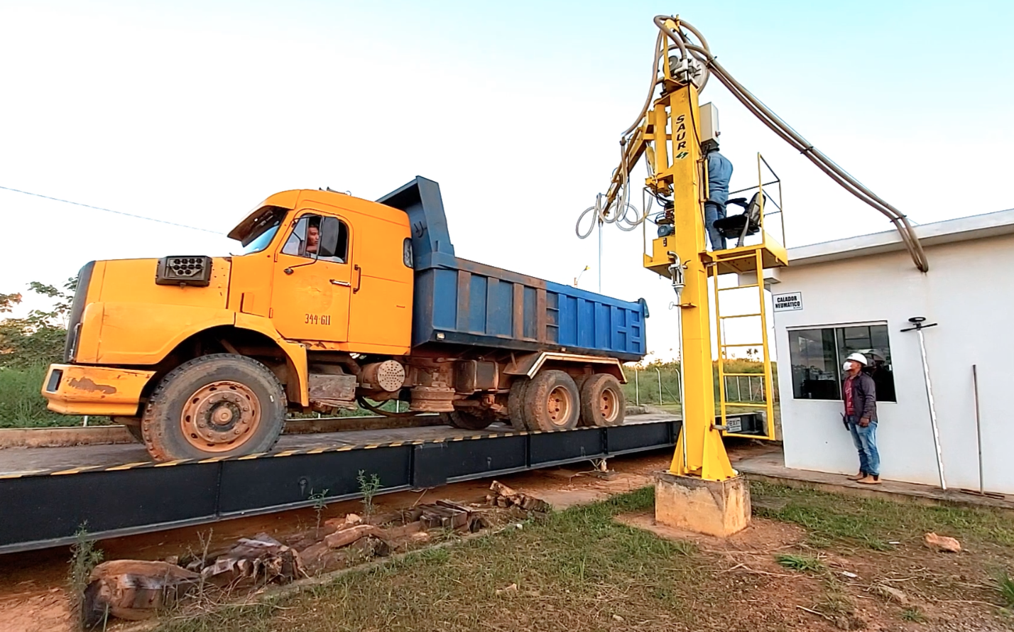 Zofra Cobija calibra balanzas de pesaje para garantizar servicios y procesos logísticos