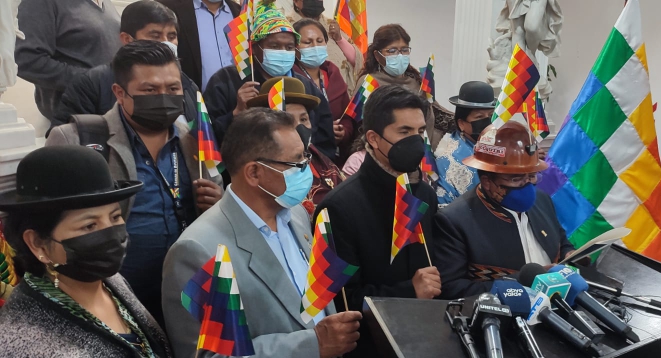 Bancada del MAS La Paz pide al Ministerio Público actuar de oficio en caso de agravio a la wiphala