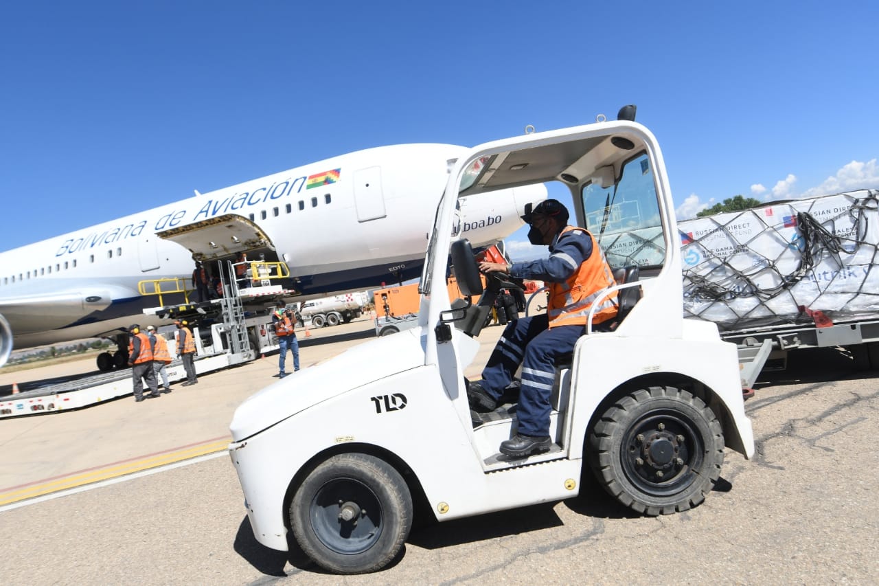 BoA realizó seis vuelos intercontinentales para el suministro de vacunas e insumos anticovid