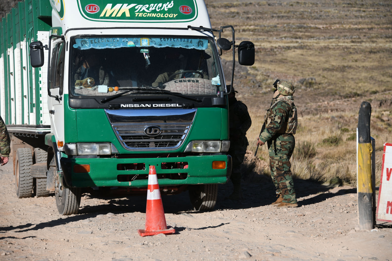 Incautan tres camiones con papa de contrabando en zonas aledañas a la frontera con Perú