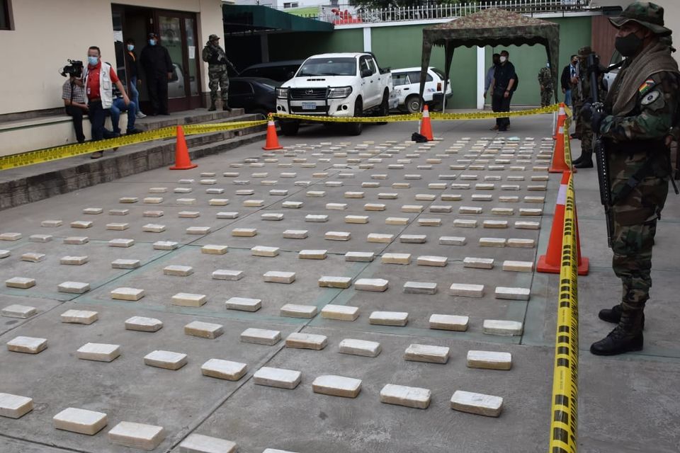 Fuerzas antidroga secuestran cocaína valuada en casi $us 1,5 millones, en la ruta Cochabamba-Santa Cruz