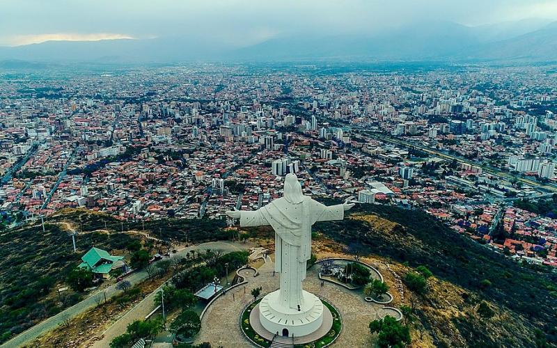 Autorizan circulación de personas y vehículos hasta la medianoche de lunes a domingo en la ciudad de Cochabamba