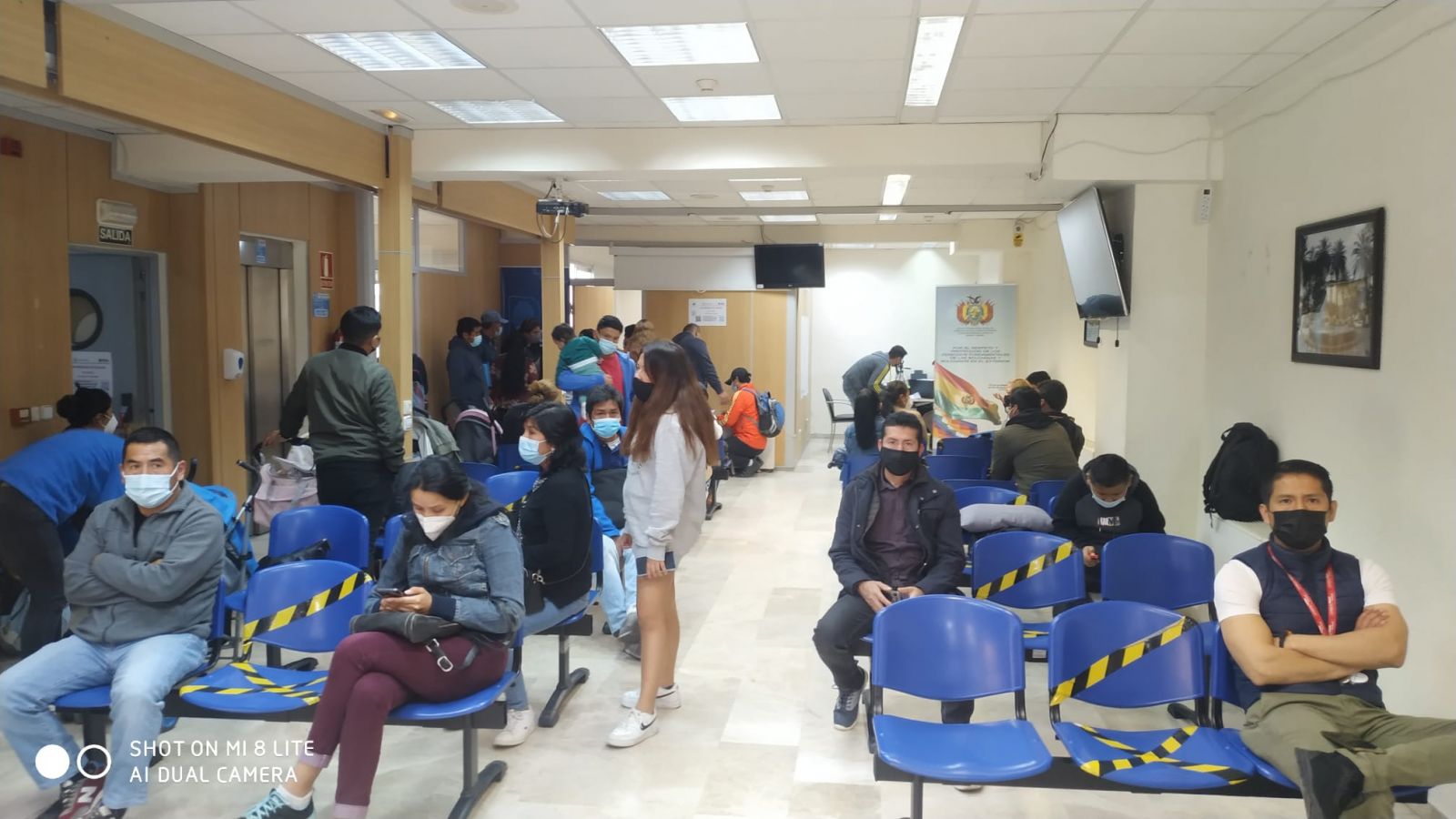 Cerca de 700 compatriotas bolivianos se benefician con el trabajo de consulados en fin de semana