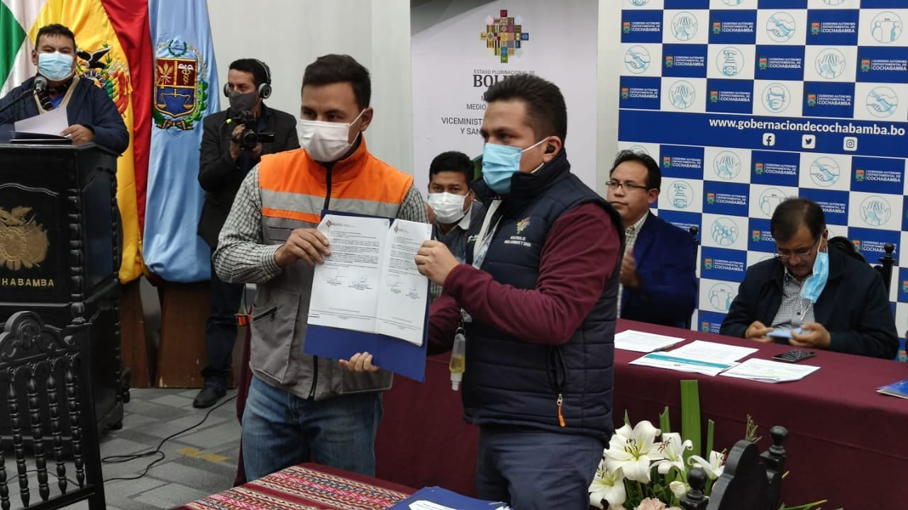 Firman contratos de construcción de “Aducción 2.2” con casi Bs 70 millones para proveer agua de Misicuni a la zona sur de Cochabamba