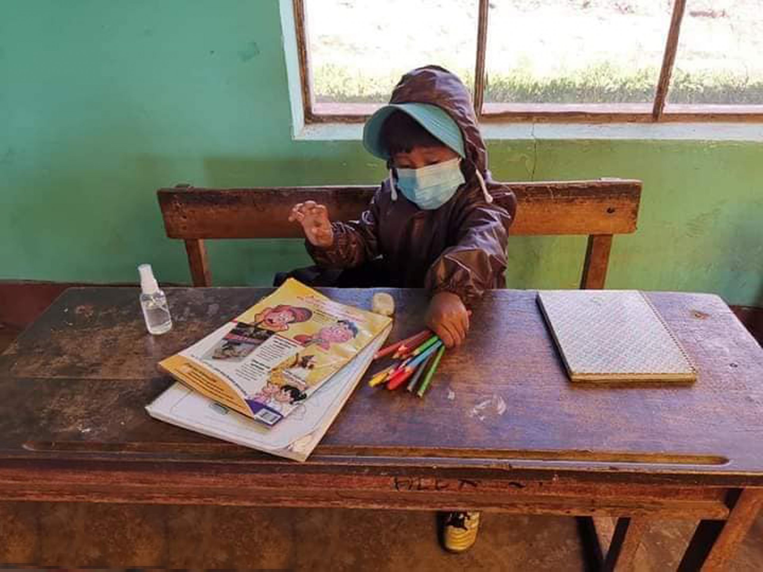 Arce: El 75% de unidades educativas pasa clases presenciales o semipresenciales