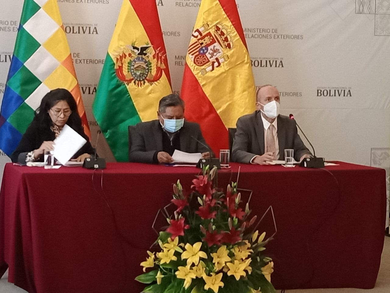 España flexibiliza restricciones por el COVID-19 para el ingreso de bolivianos a ese país