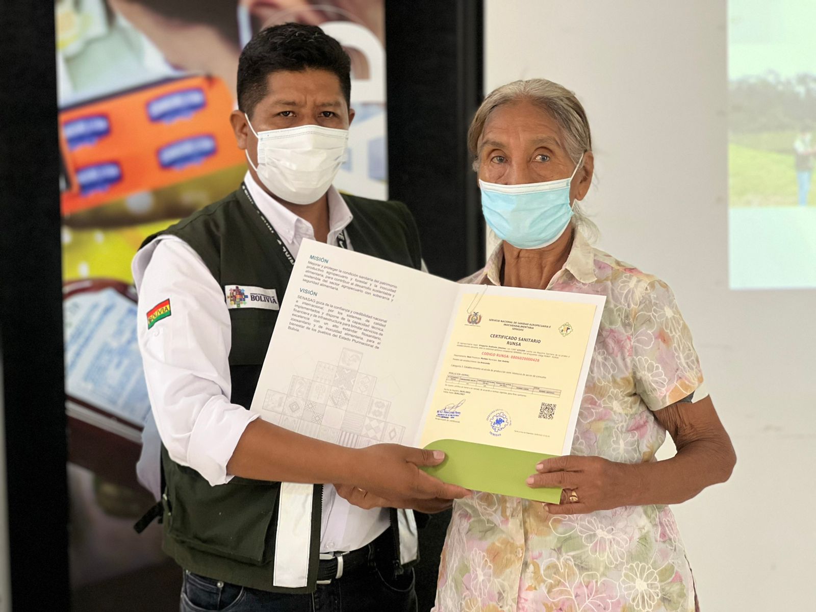 Entregan registro sanitario a establecimientos y productores piscícolas de Beni