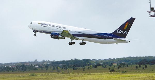 Avión de BoA parte de Argentina rumbo a Bolivia con 20 mil dosis de la vacuna Sputnik V