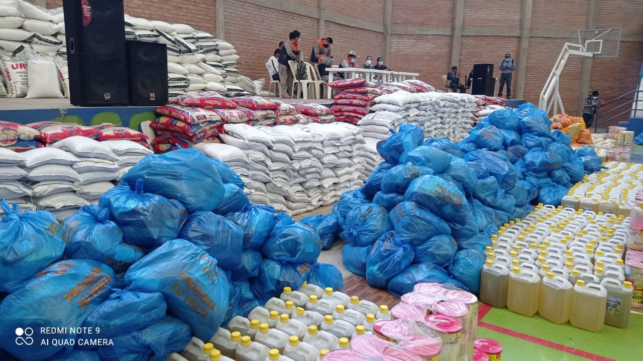 Entregan 20,8 t de vituallas y utensilios para 627 familias afectadas por desastres naturales en Yotala