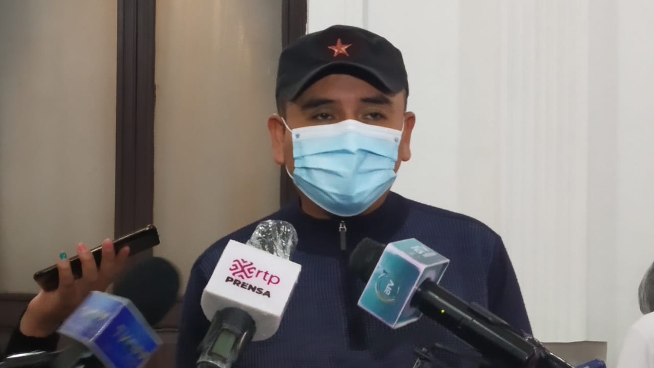 Diputado Rojas le recuerda a Camacho que su padre salió del país y que no podrá negociar otro golpe de Estado