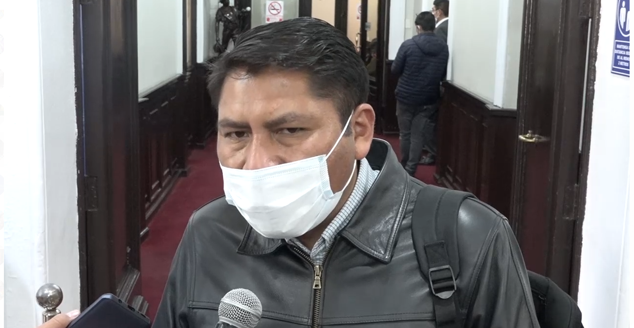 Diputado Angulo asegura que Elba Pinkert, al haber huido, reconoce que cometió actos de corrupción