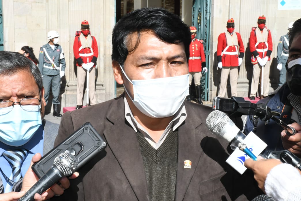 Legisladores piden incluir a Doria Medina en las investigaciones por caso gases lacrimógenos