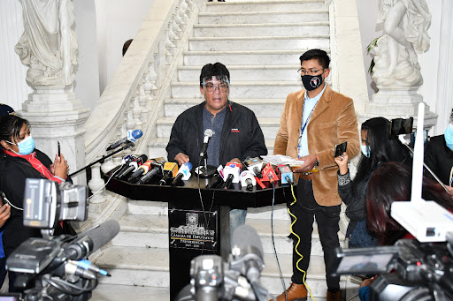 Diputado recibe amenazas de muerte tras criticar a Manfred Reyes Villa