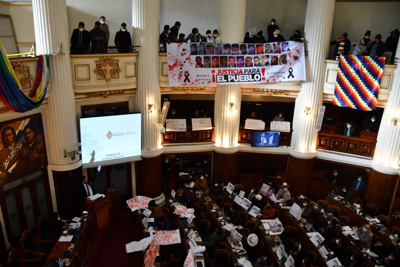 Ministro de Gobierno pide justicia para víctimas del golpe de Estado de 2019 en el acto de interpelación en la ALP