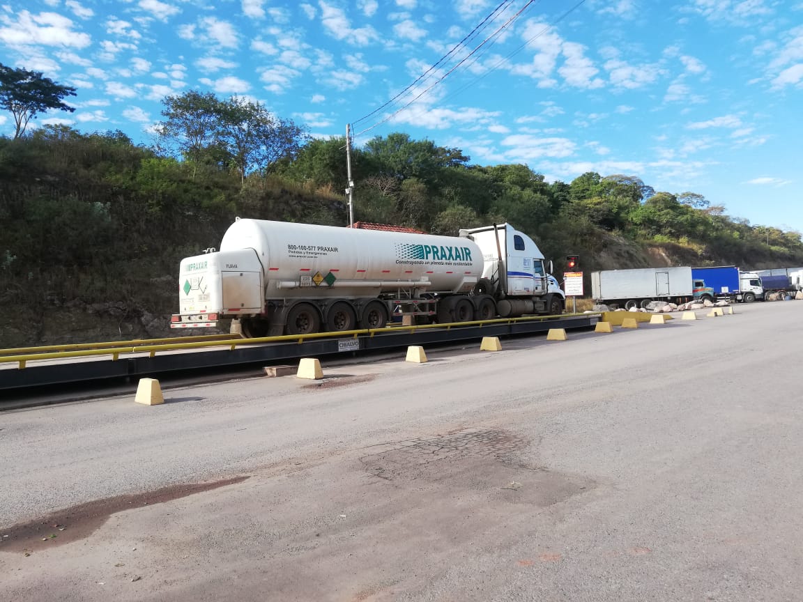 Ingresa al país segundo envío con 22,5 toneladas de oxígeno medicinal desde Brasil