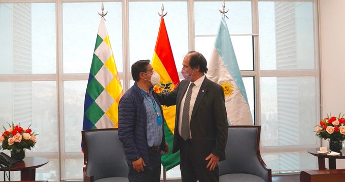 Bolivia y Argentina conversan sobre integración económica y lucha contra el COVID-19