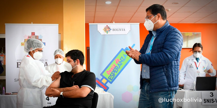 Presidente Arce celebra récord de vacunación masiva contra el COVID-19