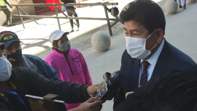 Ministro Montaño: Por encima de cualquier interés está la democracia