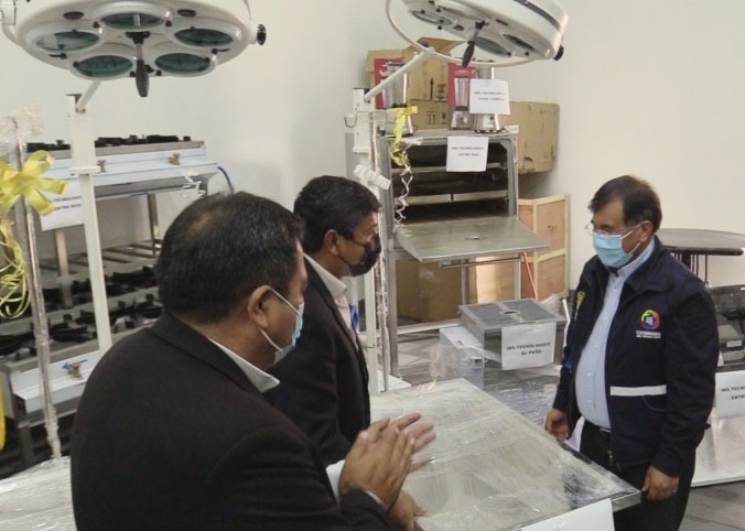 Entregan equipamiento por un valor de Bs 700.000 para 12 institutos tecnológicos de Cochabamba