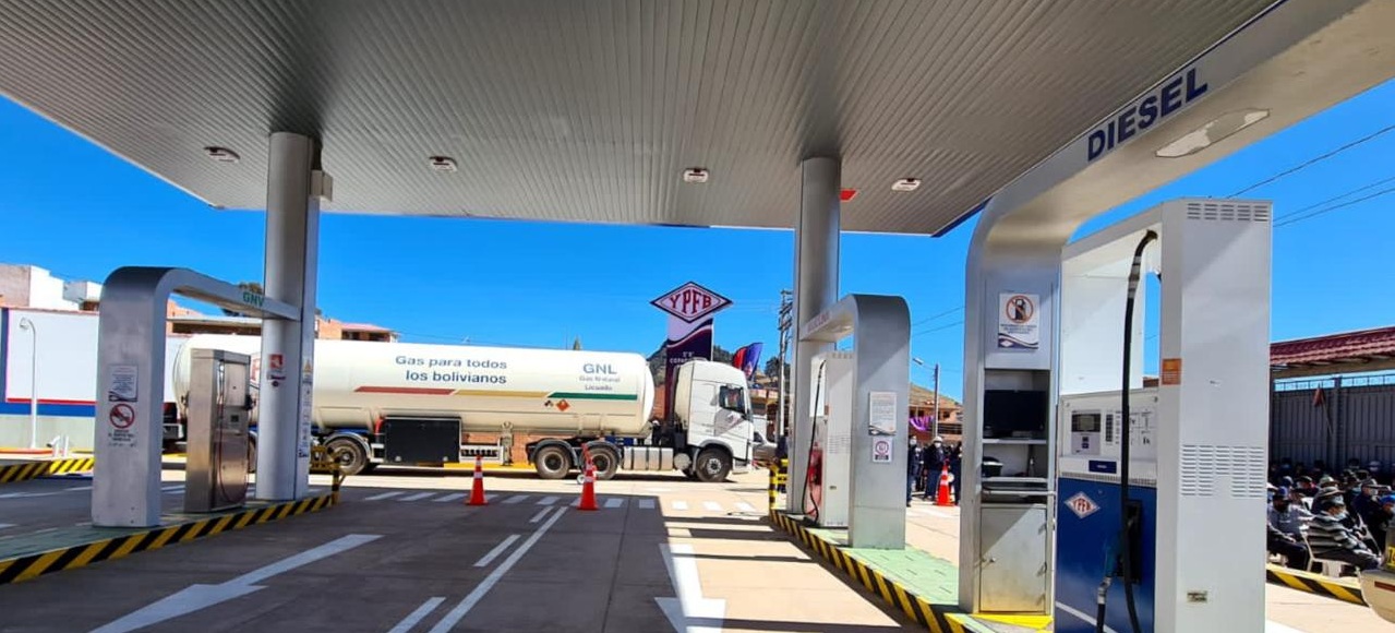 Copacabana se beneficia con una Estación de Servicio de YPFB por un valor de $us 771.000