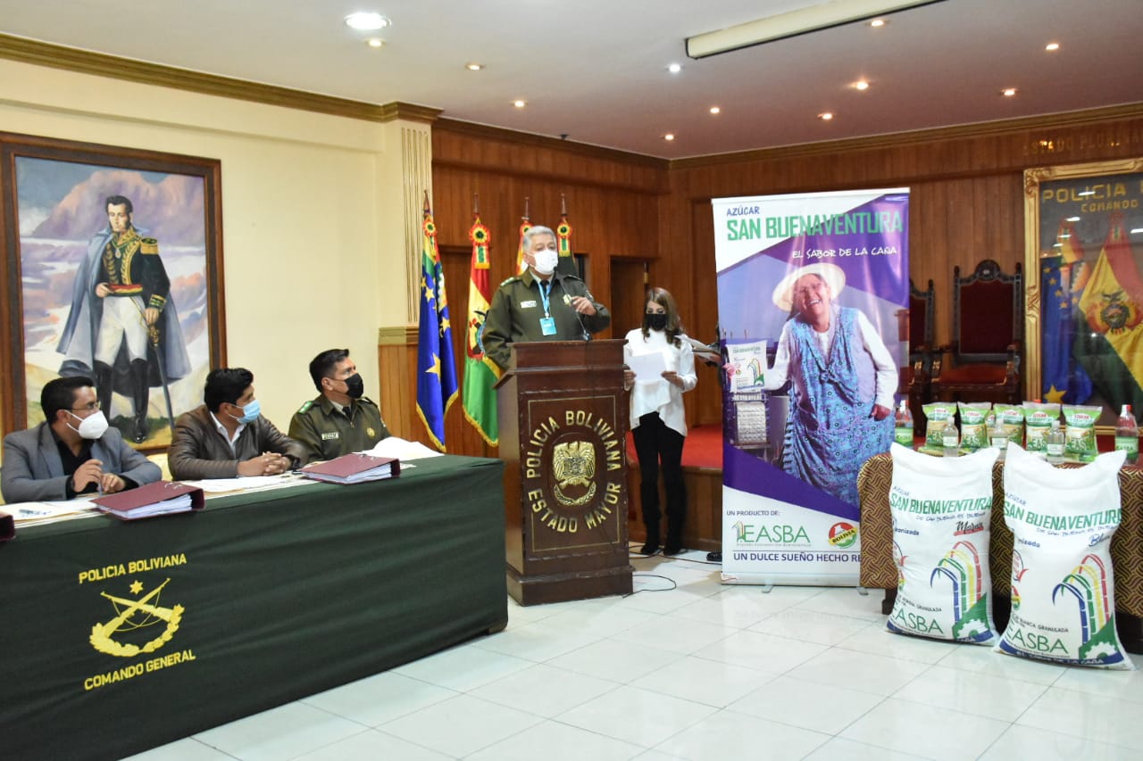 Easba, Emapa y la Policía Boliviana suscriben contratos para provisión de azúcar, harina y arroz
