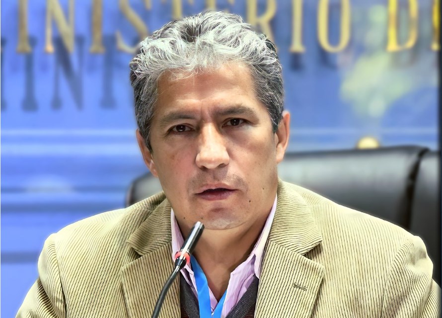 Ministro de Defensa expresa condolencias por fallecimiento del Viceministro de Lucha Contra el Contrabando