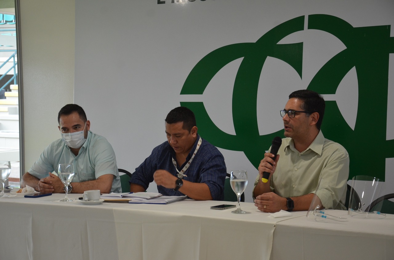 Encuentro de la CAO y Senasag acuerda trabajo conjunto en sanidad animal, vegetal, inocuidad alimentaria y registro de productos