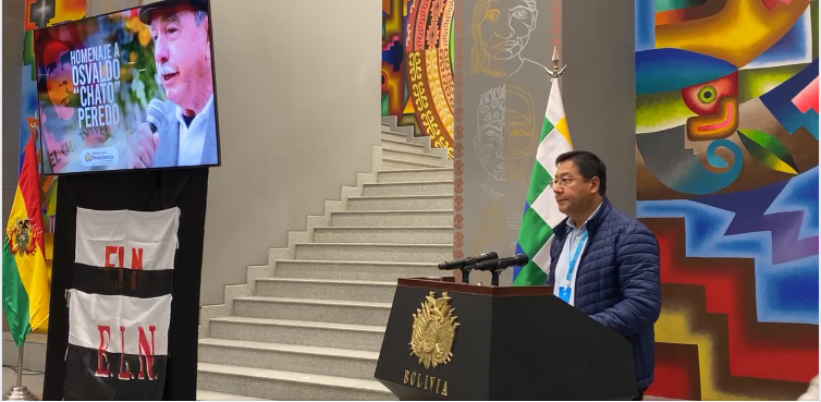 Presidente Arce rinde homenaje póstumo a “Chato” Peredo y asegura que transmitirá su legado
