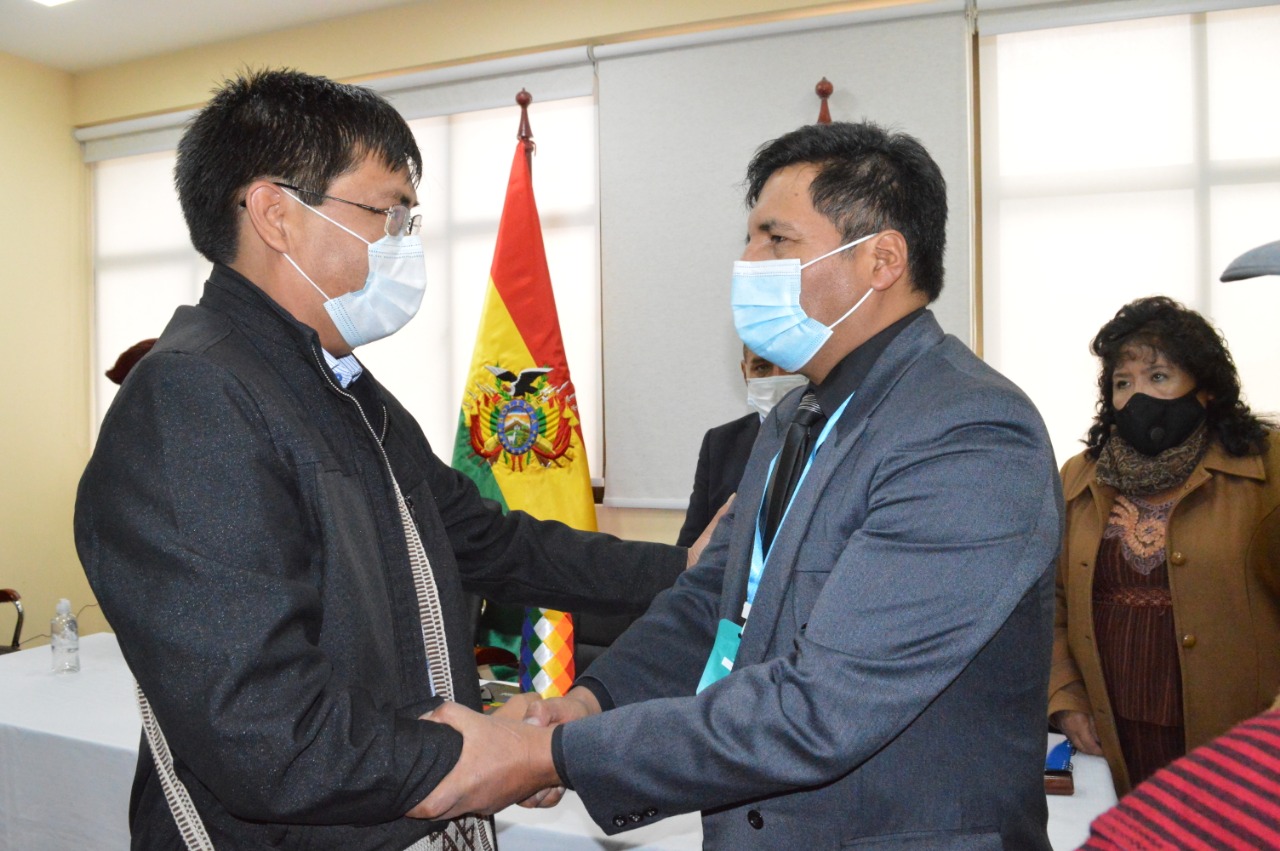 Posesionan a Gonzalo Maratua como rector de la Universidad Indígena ‘Apiaguaiki Tüpa’
