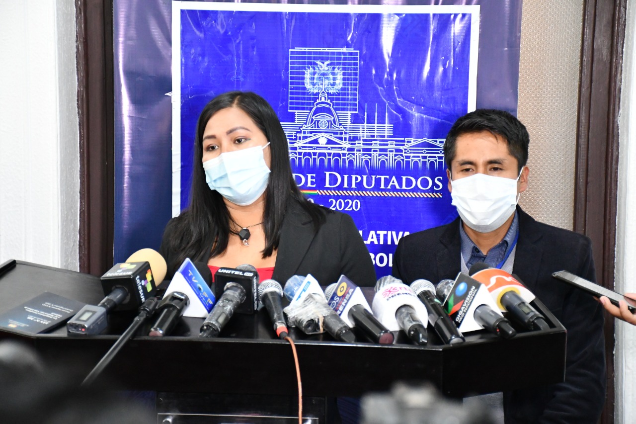 Comisión legislativa pide la destitución de fiscal Balderas por caso de feminicidio de Vilma Flores