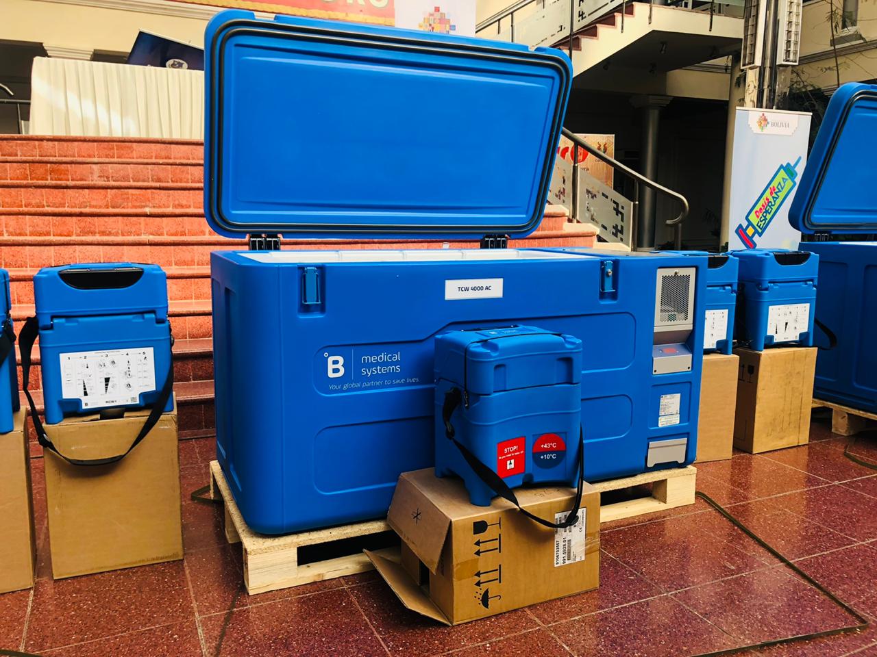 COVID-19: Gobierno equipa cadenas de frío de hospitales de Oruro y entrega insumos de bioseguridad