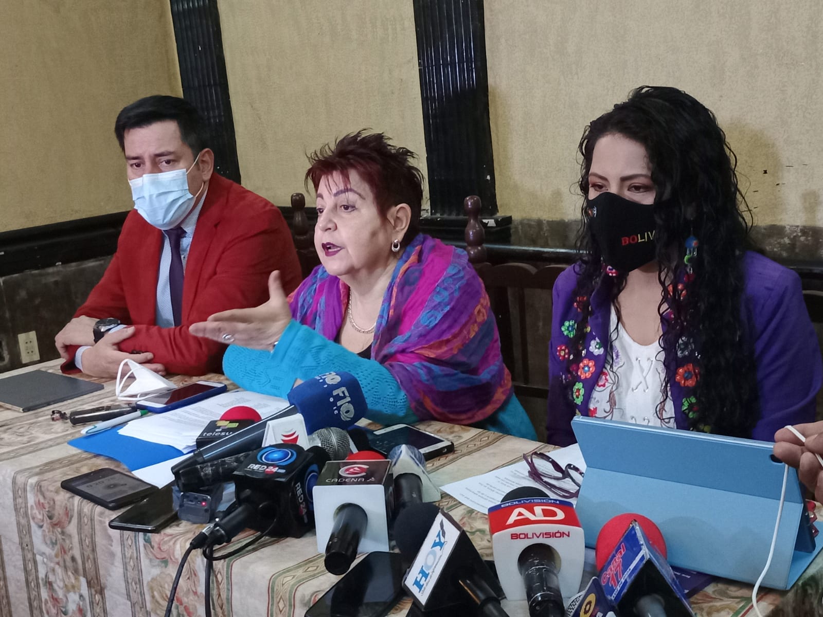 Exministros cierran filas en defensa de Evo Morales y denuncian campaña de desprestigio