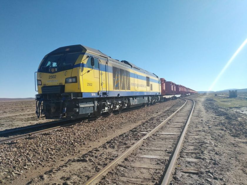 Ferroviaria Andina reactiva el tramo férreo Arica – Viacha tras 15 años de operaciones paralizadas