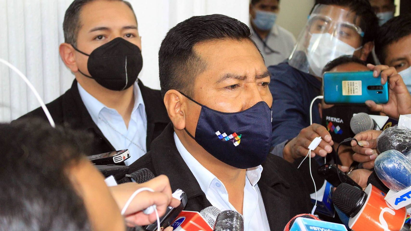 Presidente de Diputados lamenta que algunos grupos rechacen la vacuna en pleno incremento de contagios