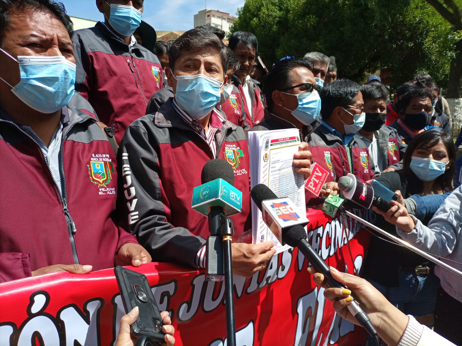 Organizaciones sociales de la ciudad de El Alto se declaran estado de emergencia en defensa del Gobierno de Luis Arce