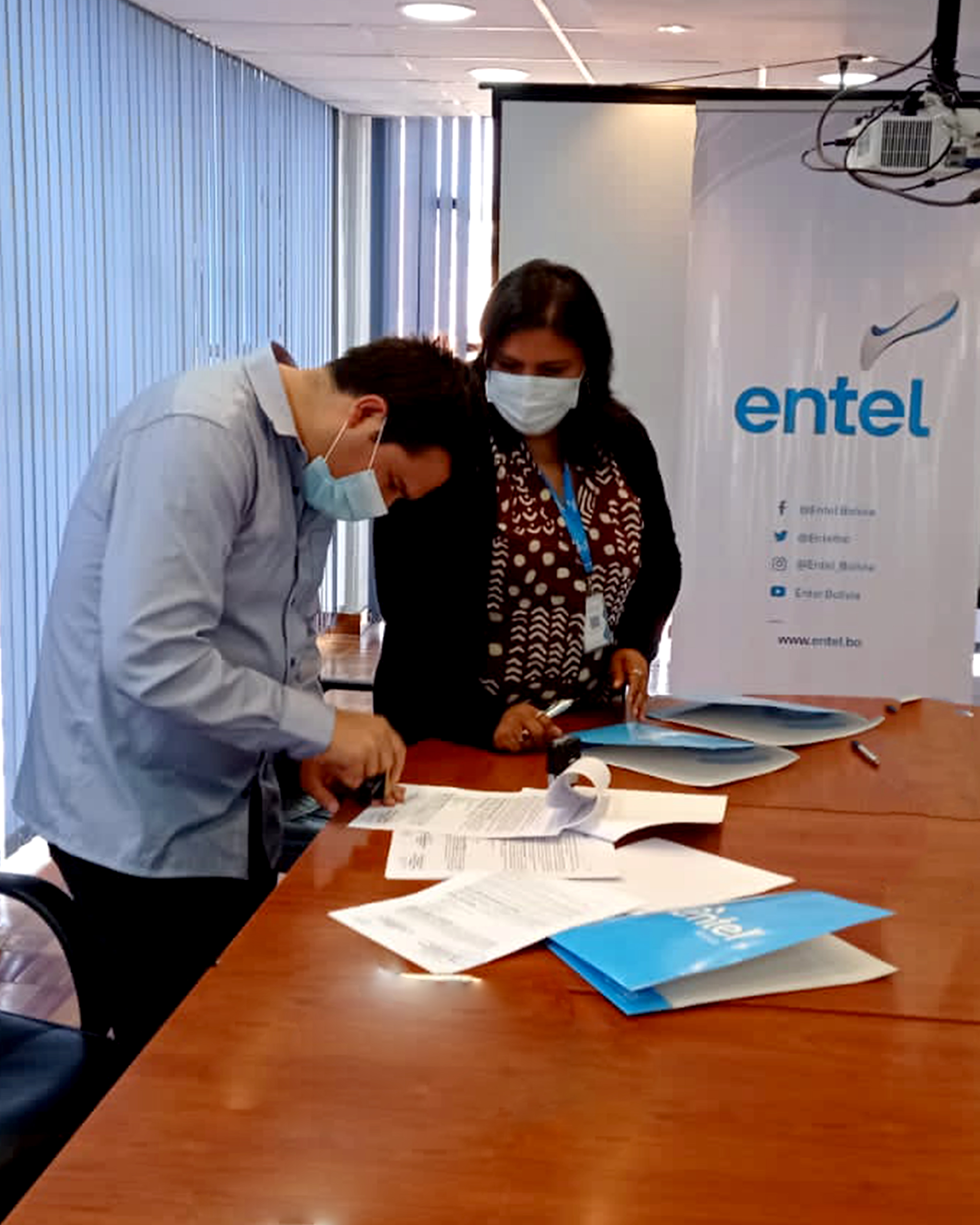 Tarija: Entel rebaja en 20% el costo de paquetes de Teleeducación a estudiantes de Sella Cercado