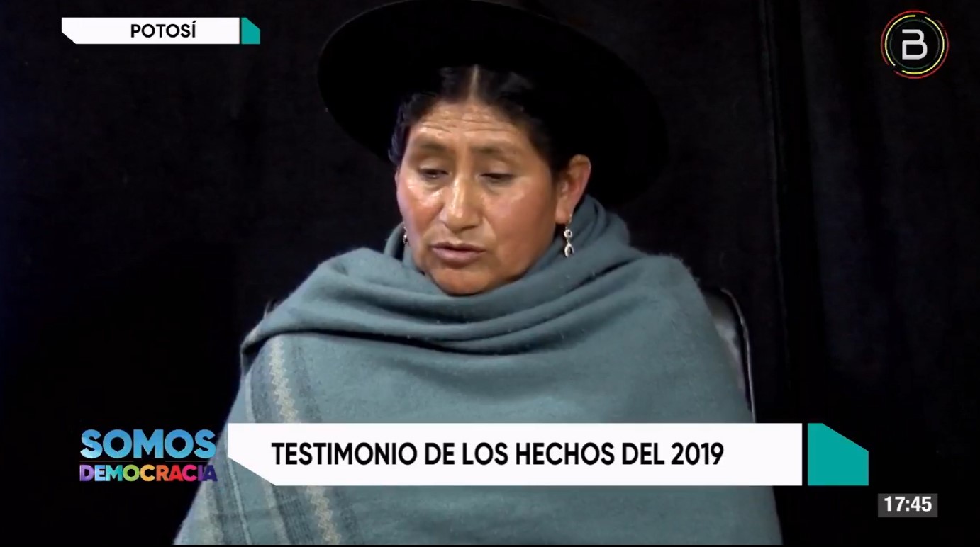 Esposa de dirigente potosino: Grupos afines a Pumari me golpearon y me hicieron dar la vuelta la plaza de rodillas, junto a mi hija