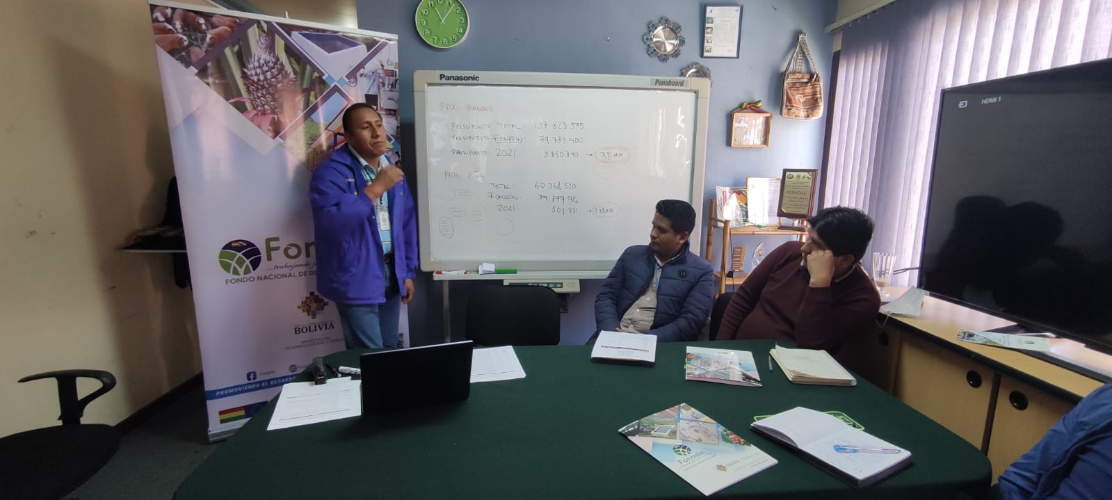 Fonadin coordina la implementación de programas de producción de piña y banano con municipios de La Paz