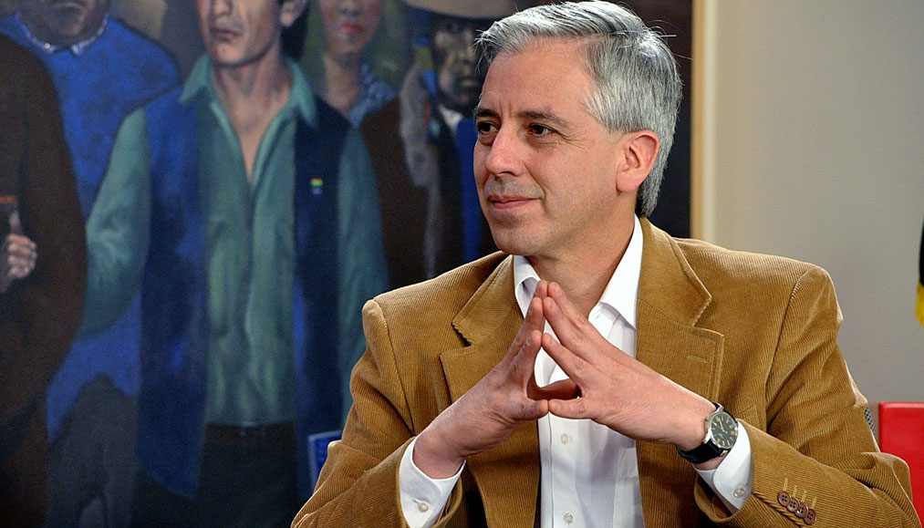 García Linera: Gobiernos progresistas deben pluralizar los medios alternativos y sus mensajes para ganar la batalla de la conducción del poder político