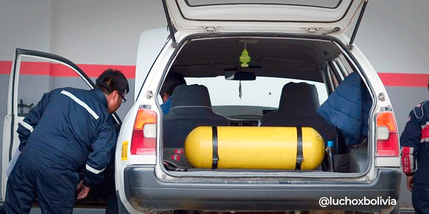 Presidente pondera cambio de la matriz energética con la conversión de 7.481 vehículos a GNV en tres meses