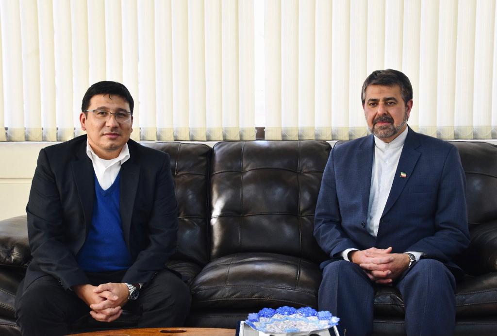 Ministro Molina sostiene reunión protocolar con el Embajador de la República Islámica de Irán